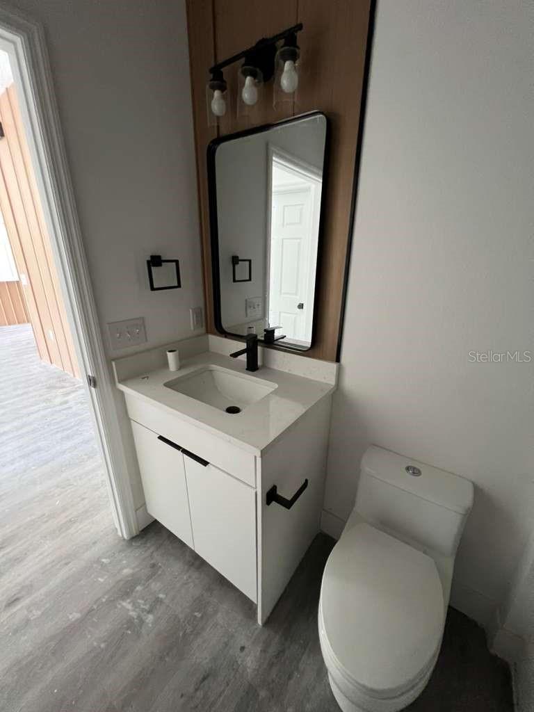 WALK IN WATER LAKE ESTATES PH 05 - Residential
