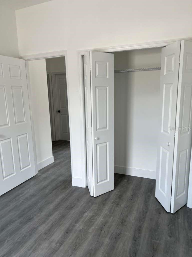 WALK IN WATER LAKE ESTATES PH 05 - Residential