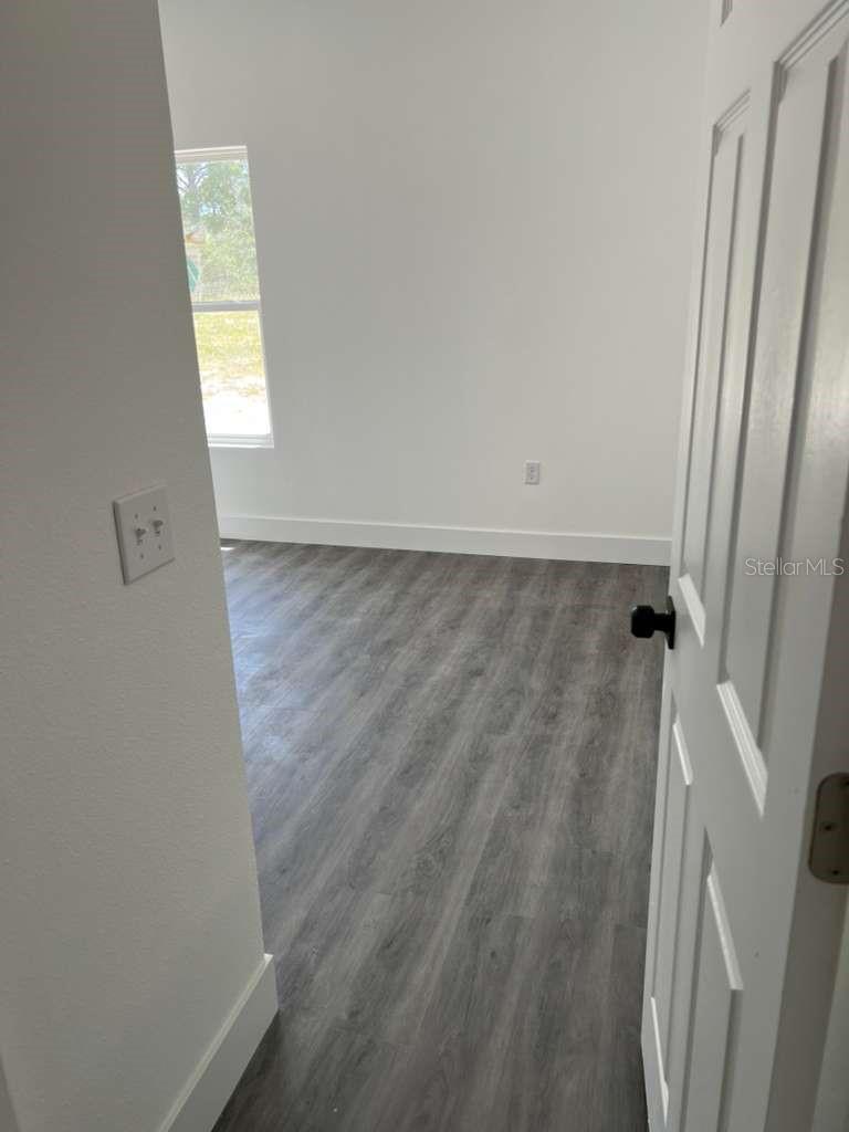 WALK IN WATER LAKE ESTATES PH 05 - Residential