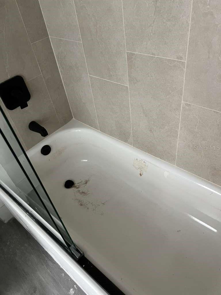 WALK IN WATER LAKE ESTATES PH 05 - Residential