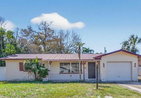 Photo of 11360 87th Avenue, Seminole, FL 33772 (MLS # TB8480131)