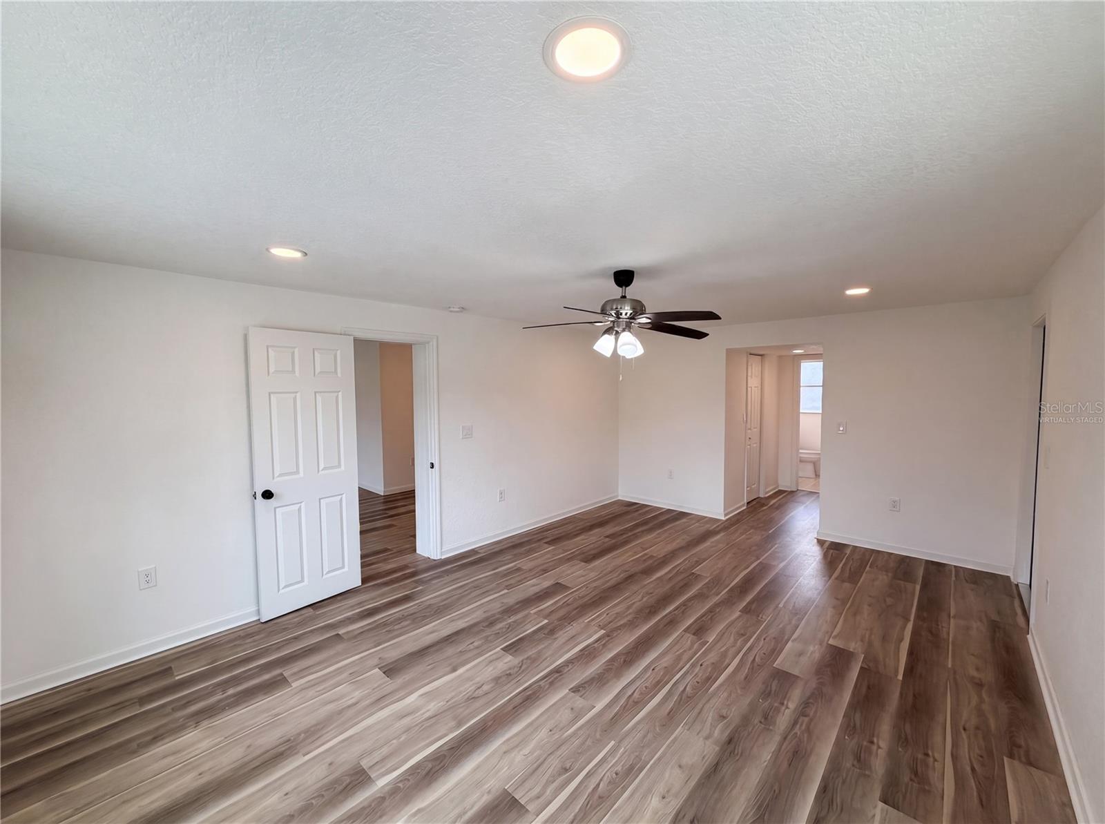 567 BAYWOOD DRIVE N