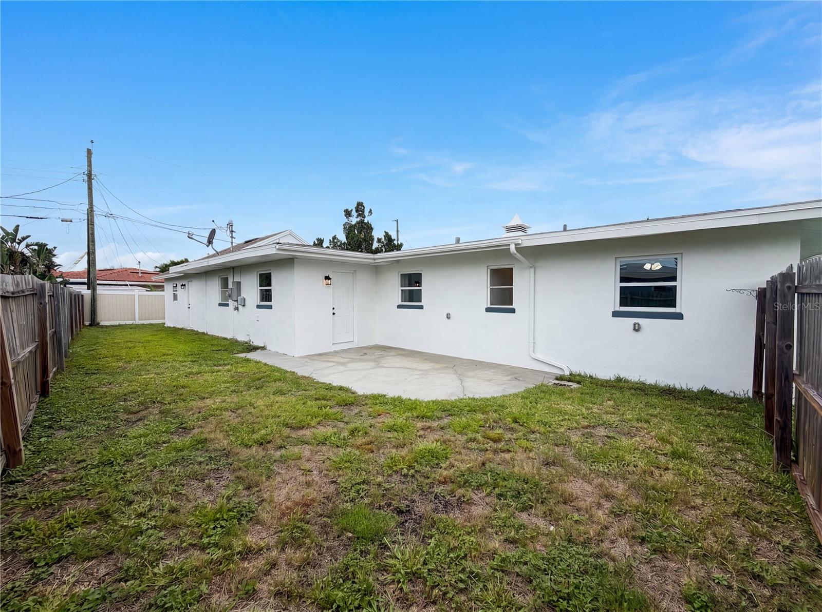 567 BAYWOOD DRIVE N