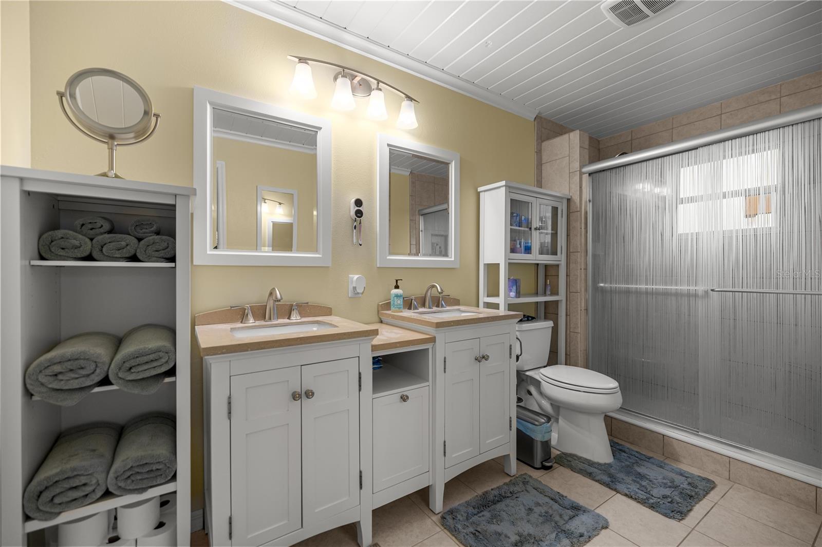 SILVER OAKS - Residential