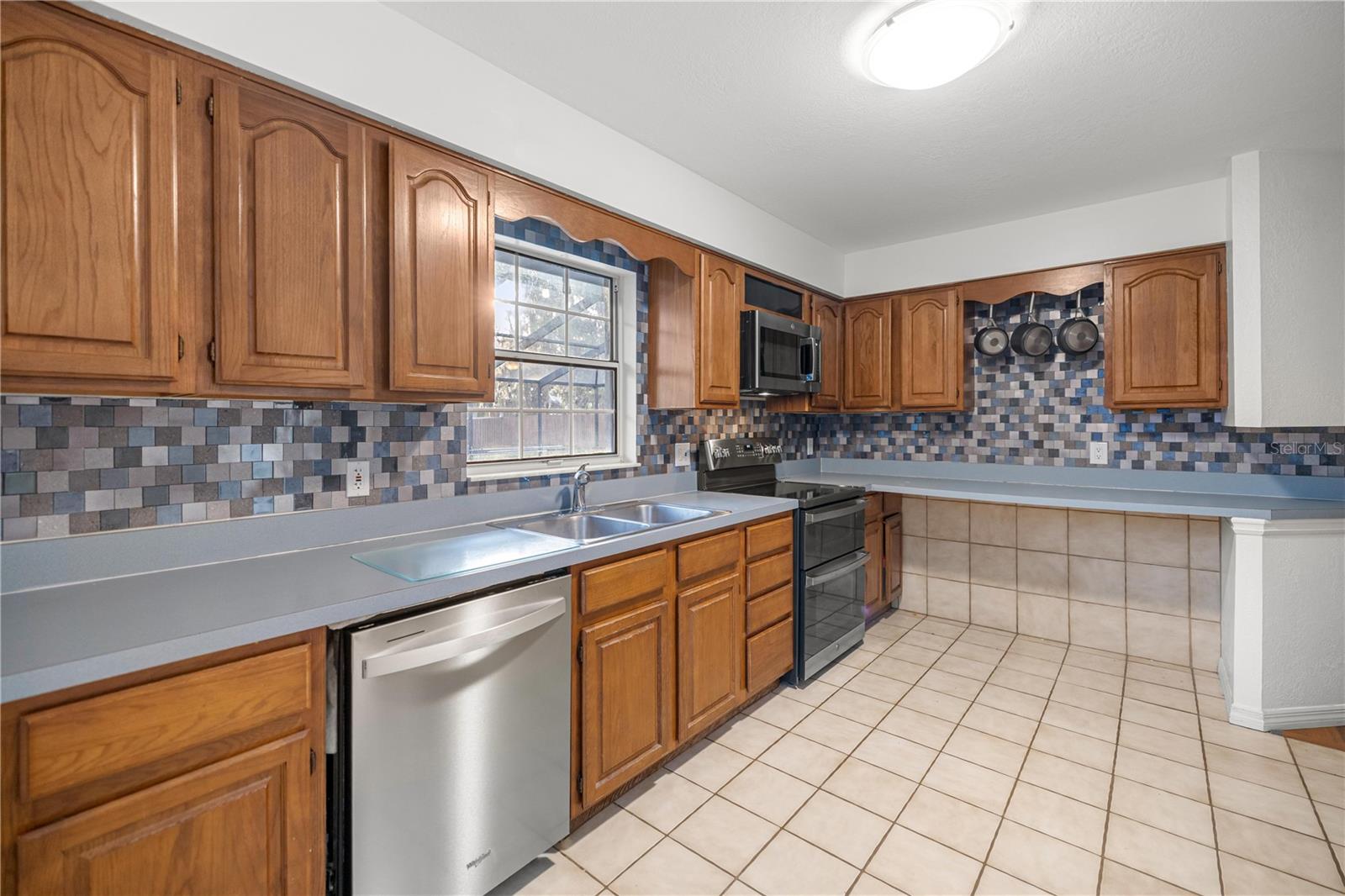 SILVER OAKS - Residential