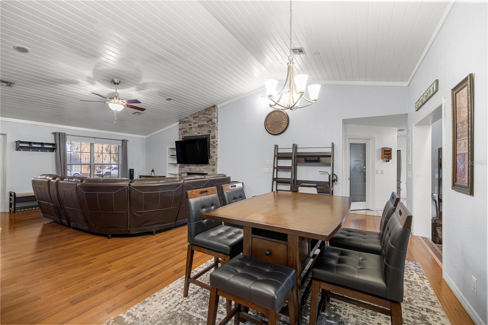 SILVER OAKS - Residential