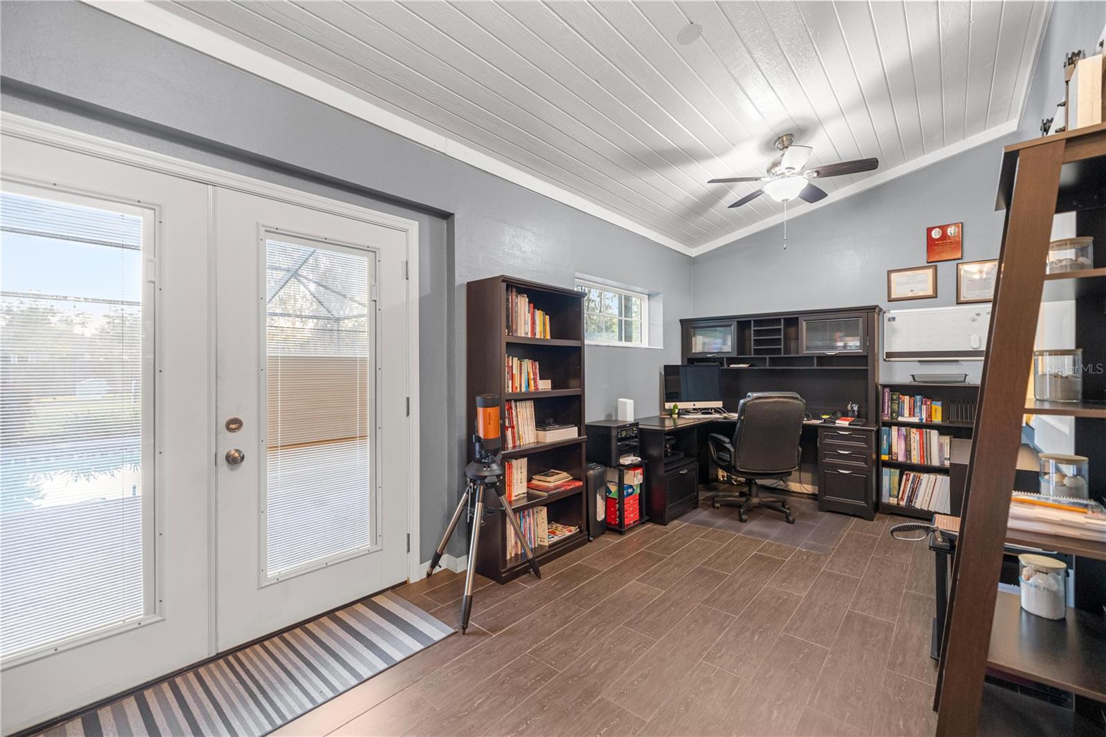 SILVER OAKS - Residential