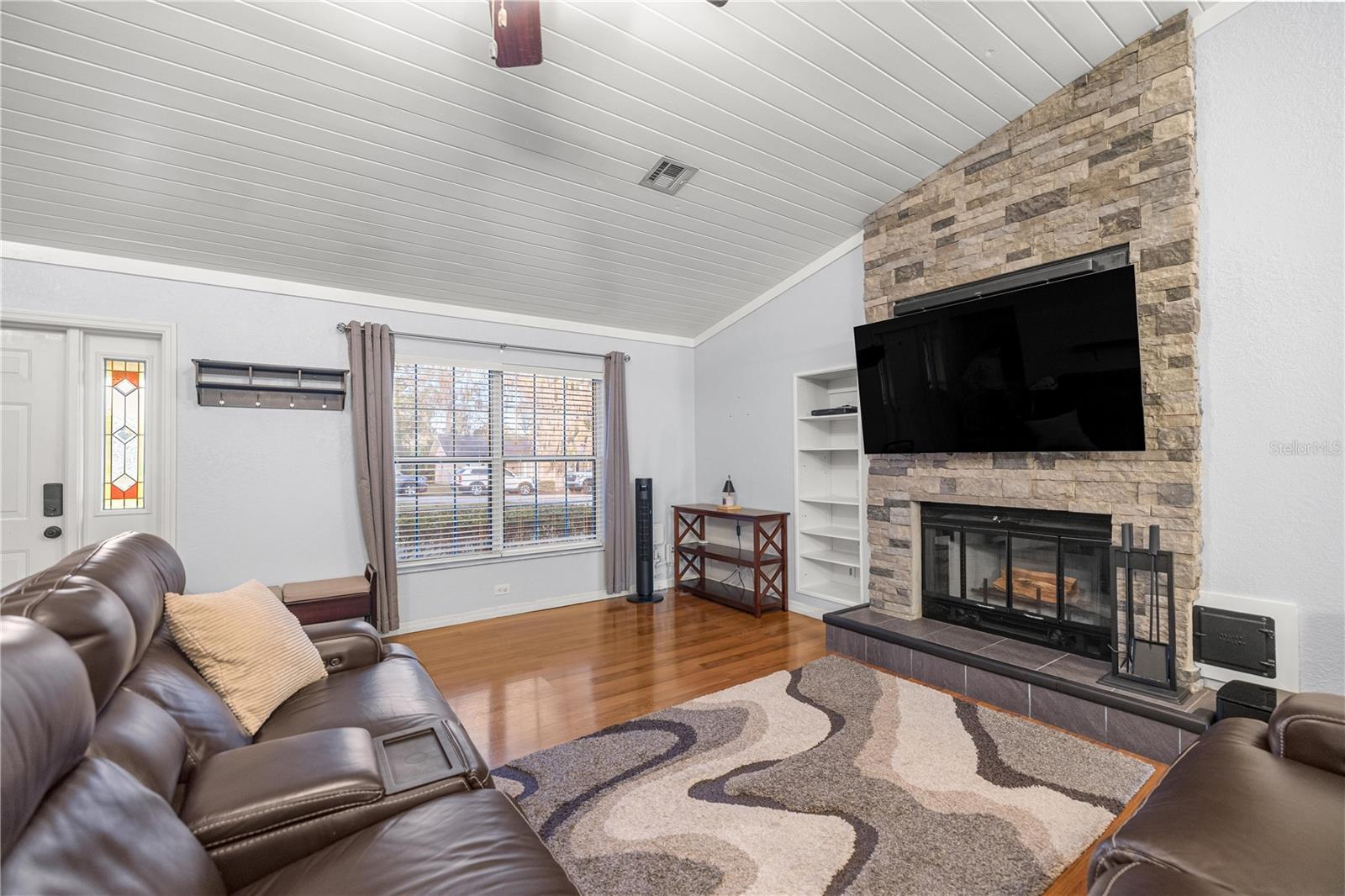 SILVER OAKS - Residential