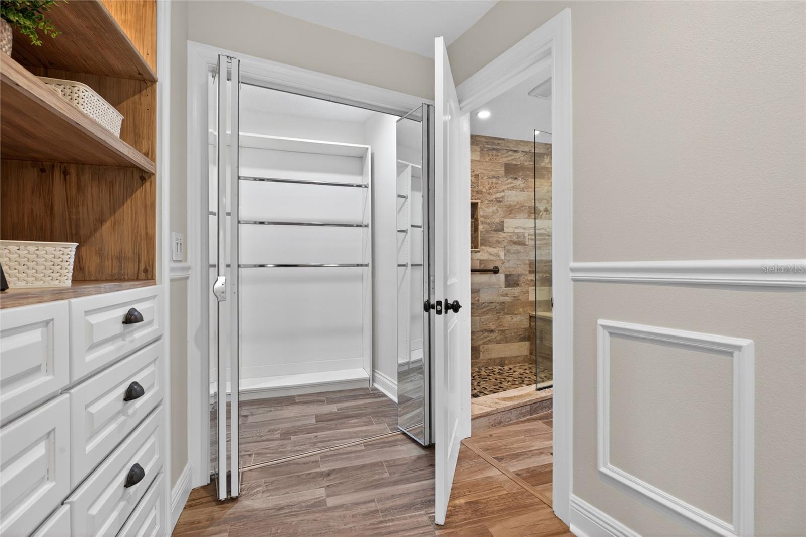 VILLAGE VI OF CARROLLWOOD VILL - Residential
