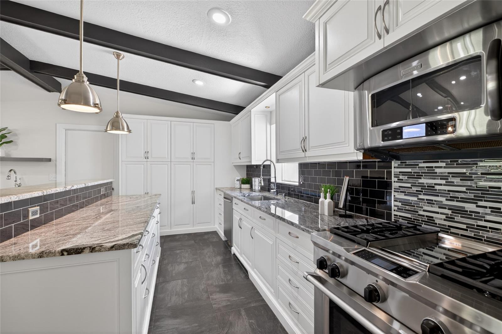 VILLAGE VI OF CARROLLWOOD VILL - Residential