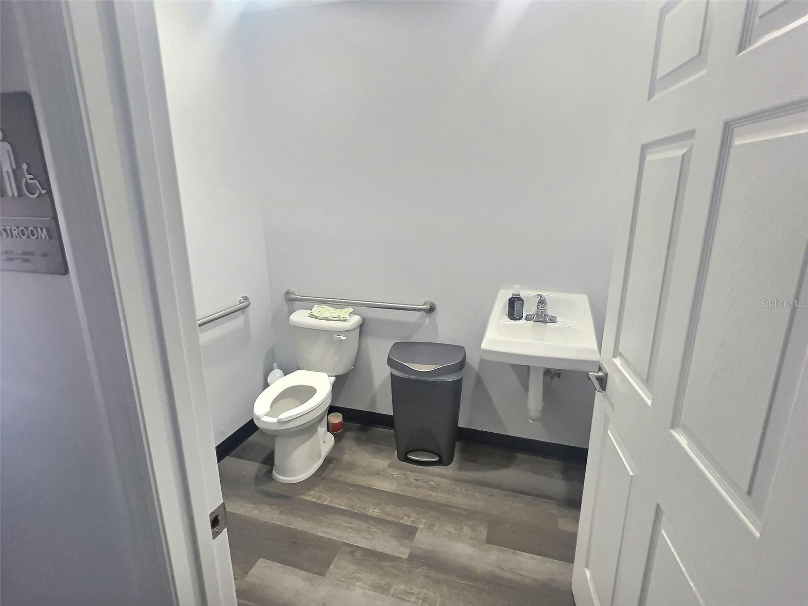 ATLANTIS INDUSTRIAL & BUSINESS PARK - Commercial Lease