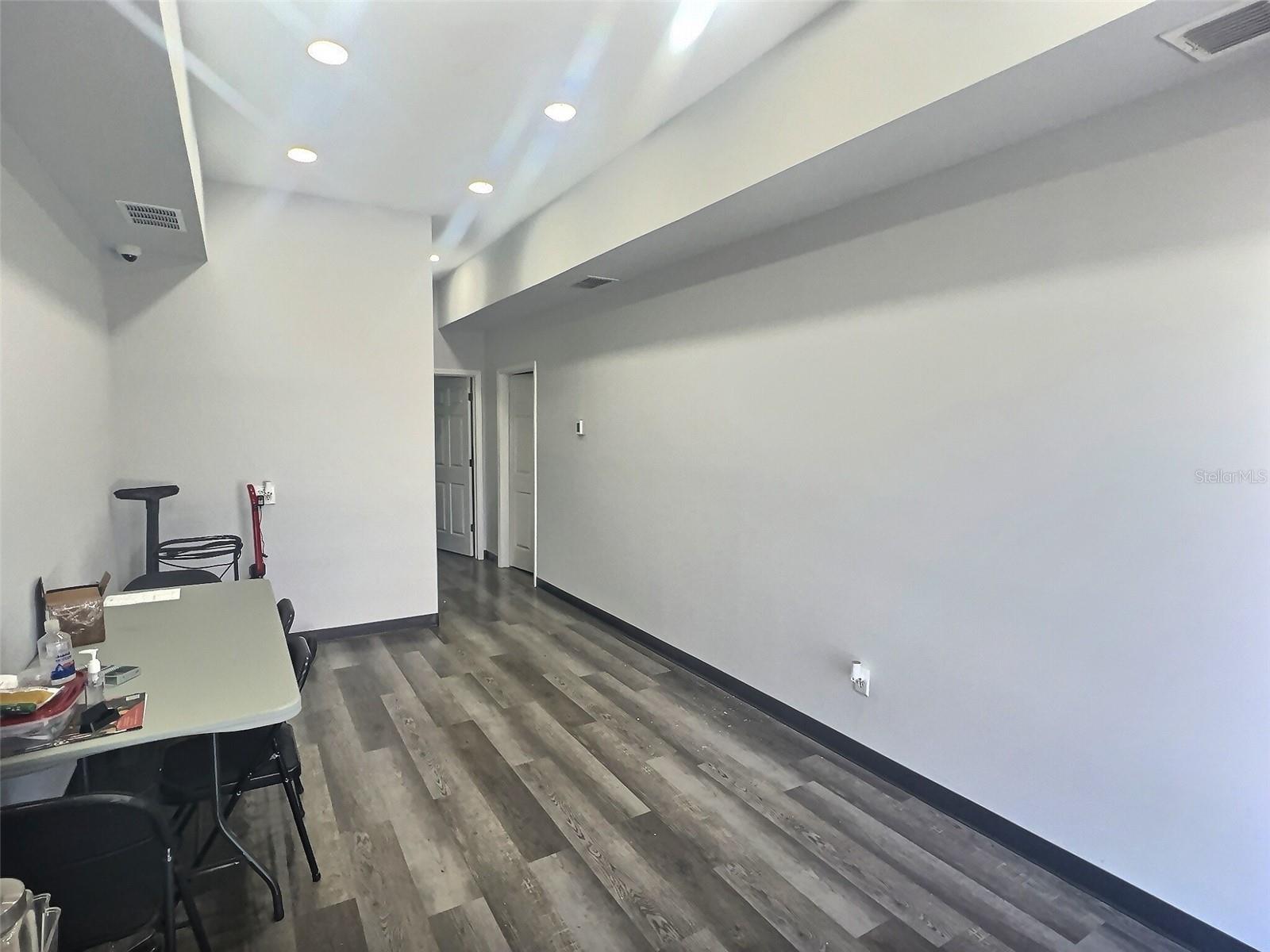 ATLANTIS INDUSTRIAL & BUSINESS PARK - Commercial Lease