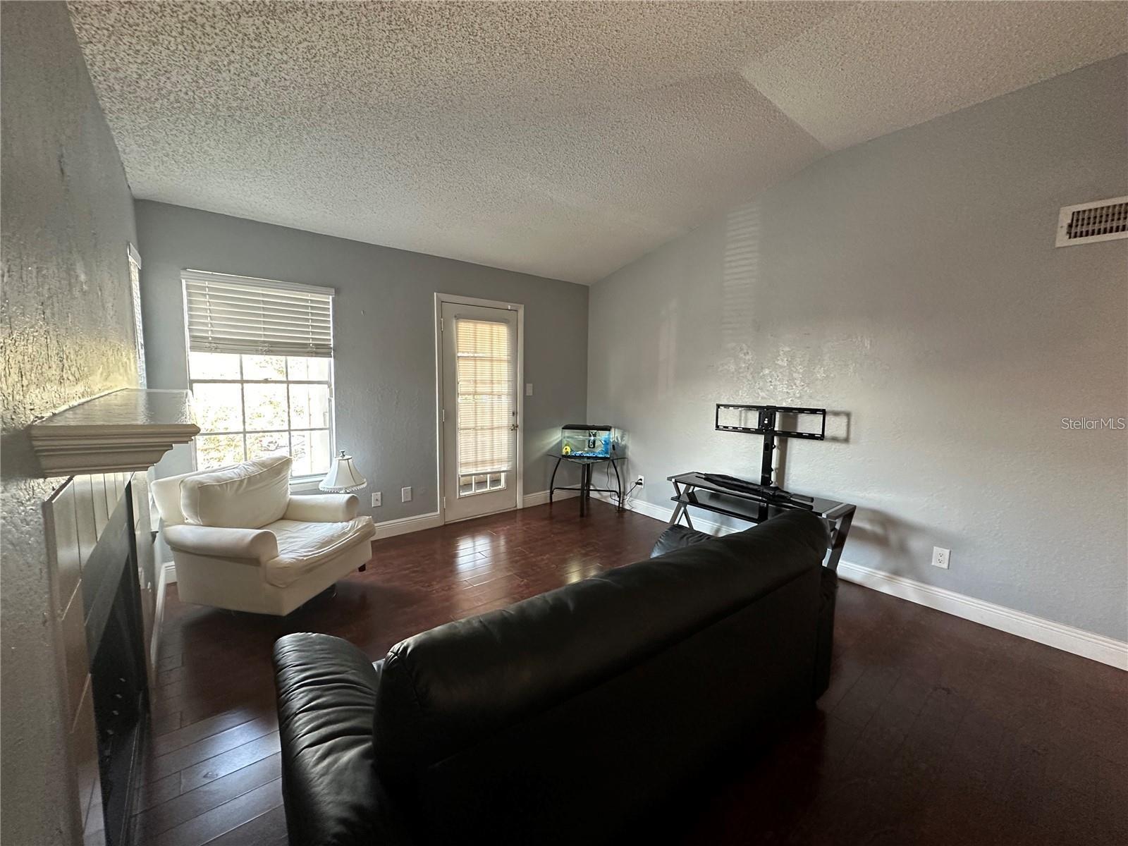 5601 ROSEBRIAR WAY S304