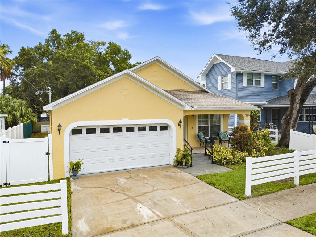 Photo of 3005 W Chestnut Street, Tampa, FL 33607 (MLS # TB8556244)