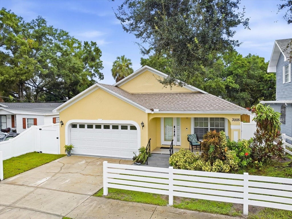 Photo of 3005 W Chestnut Street, Tampa, FL 33607 (MLS # TB8556244)