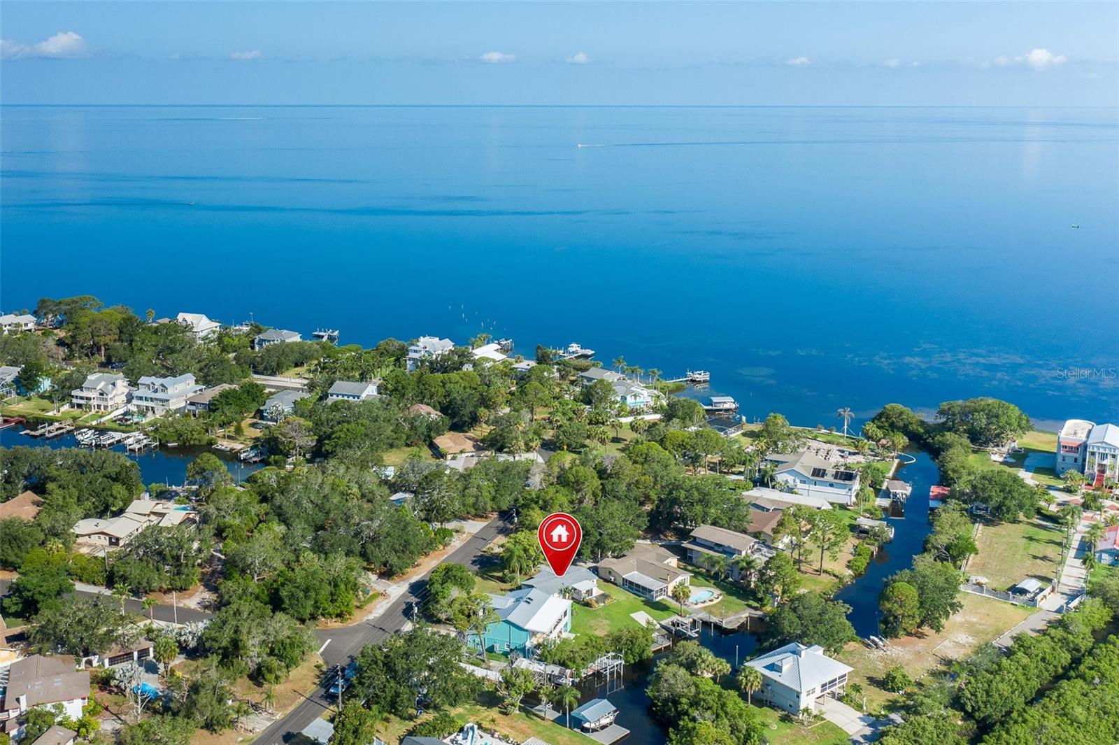 3318 PINEVIEW DRIVE