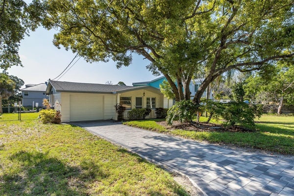 3318 PINEVIEW DR, HOLIDAY, FL 34691 - Image 1b1d8e1e720cd3b73e9f80b2d04ab934/3315571603