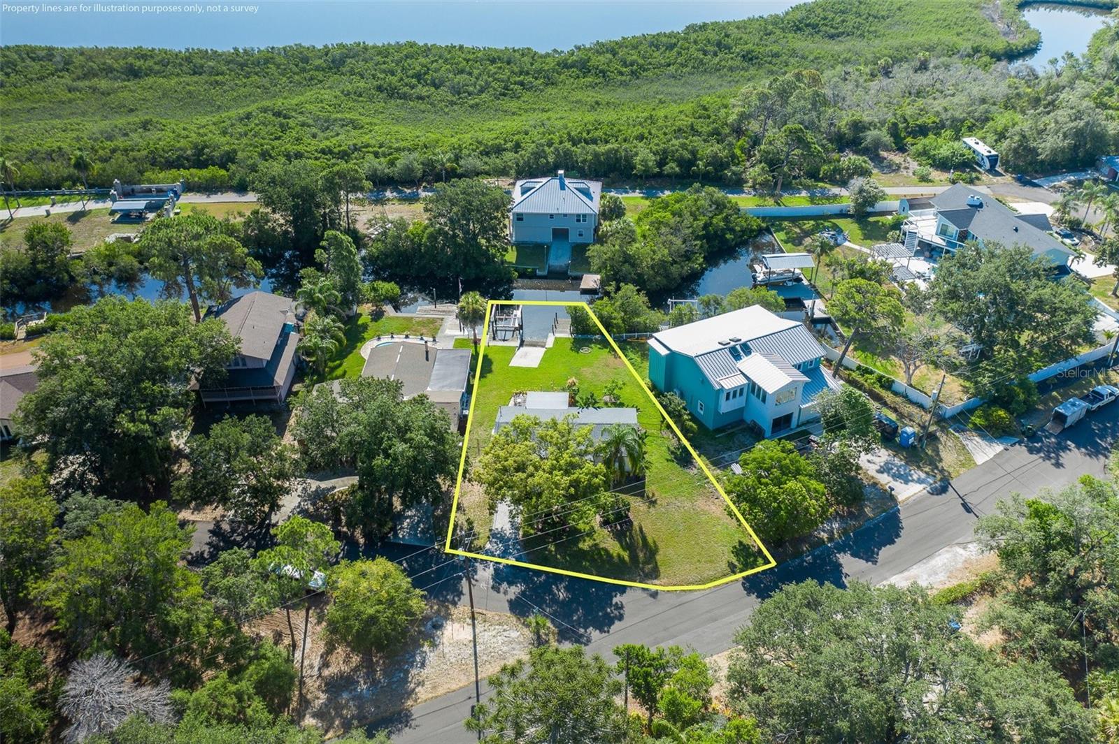 3318 PINEVIEW DRIVE