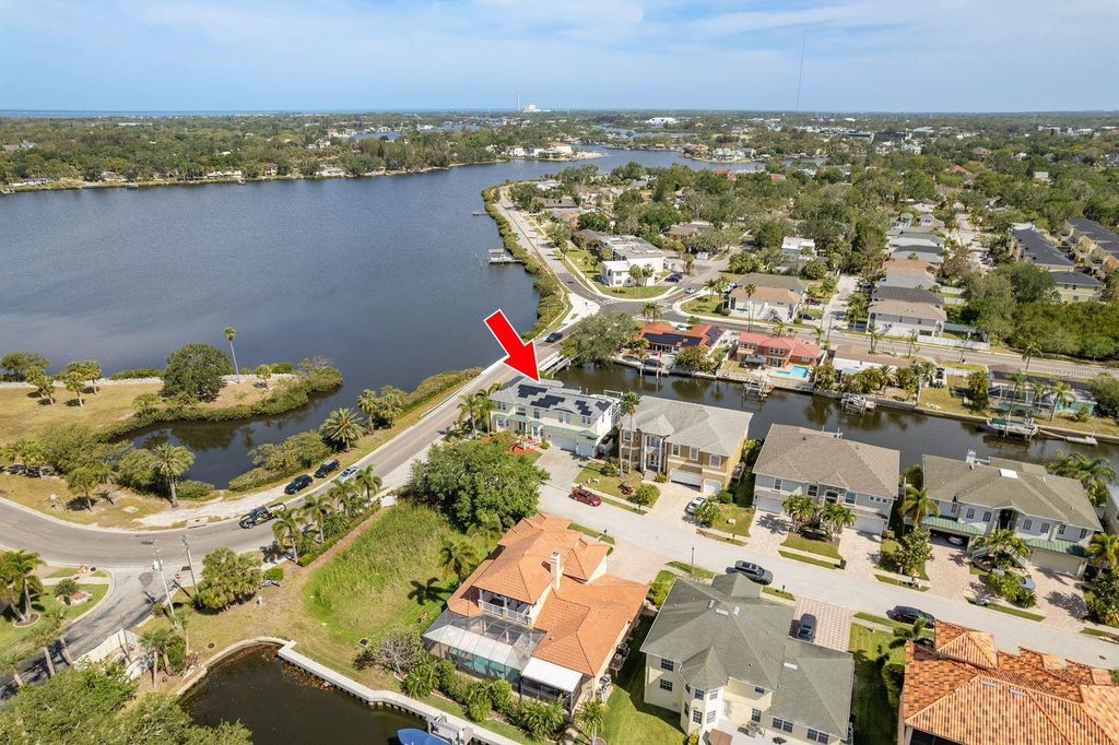 Photo of 339 Manatee Lane, Tarpon Springs, FL 34689 (MLS # TB8378996)