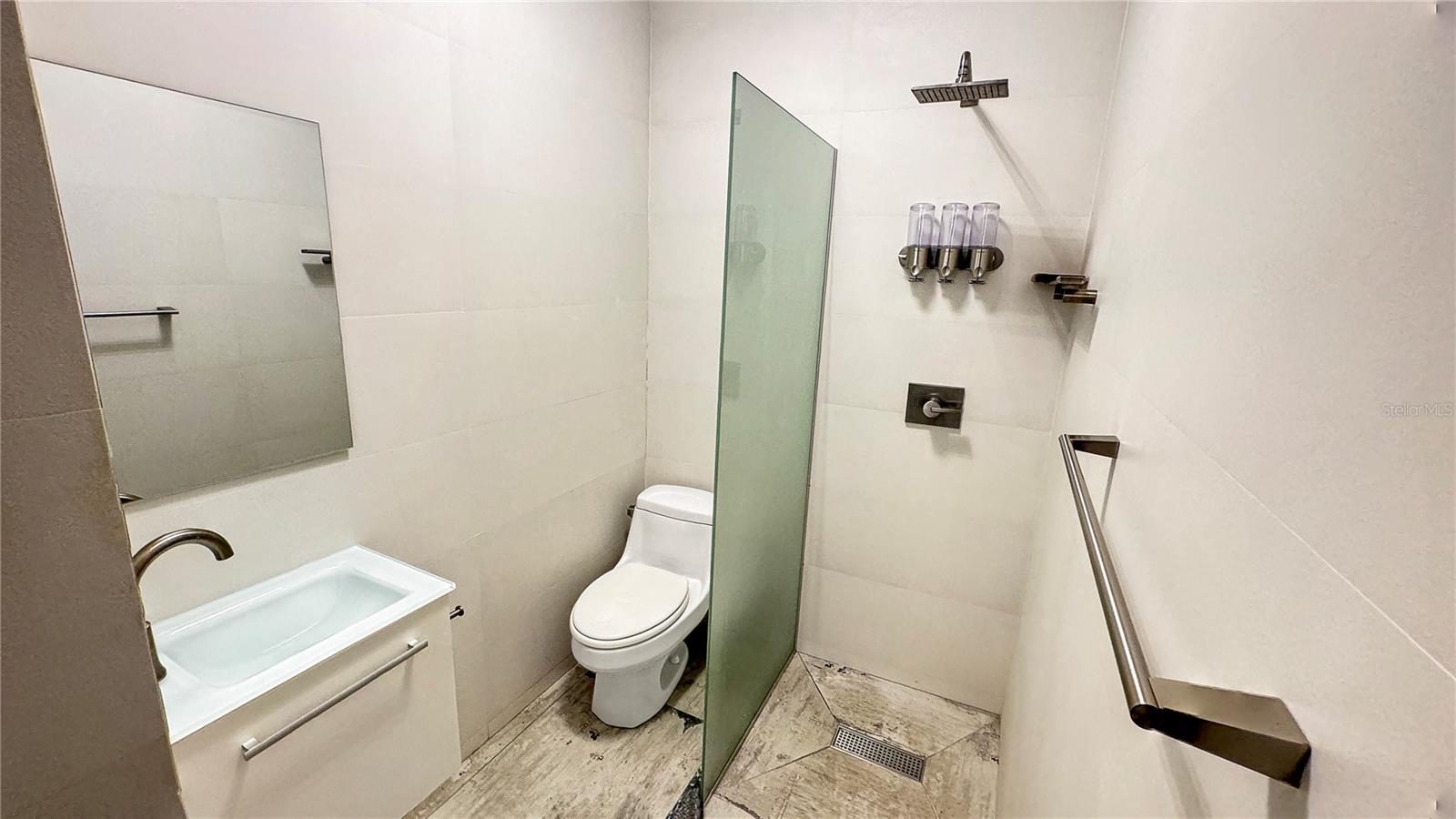 COND. GAMBARO - Residential Lease