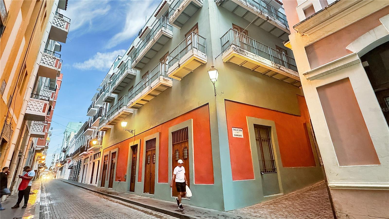 COND. GAMBARO - Residential Lease