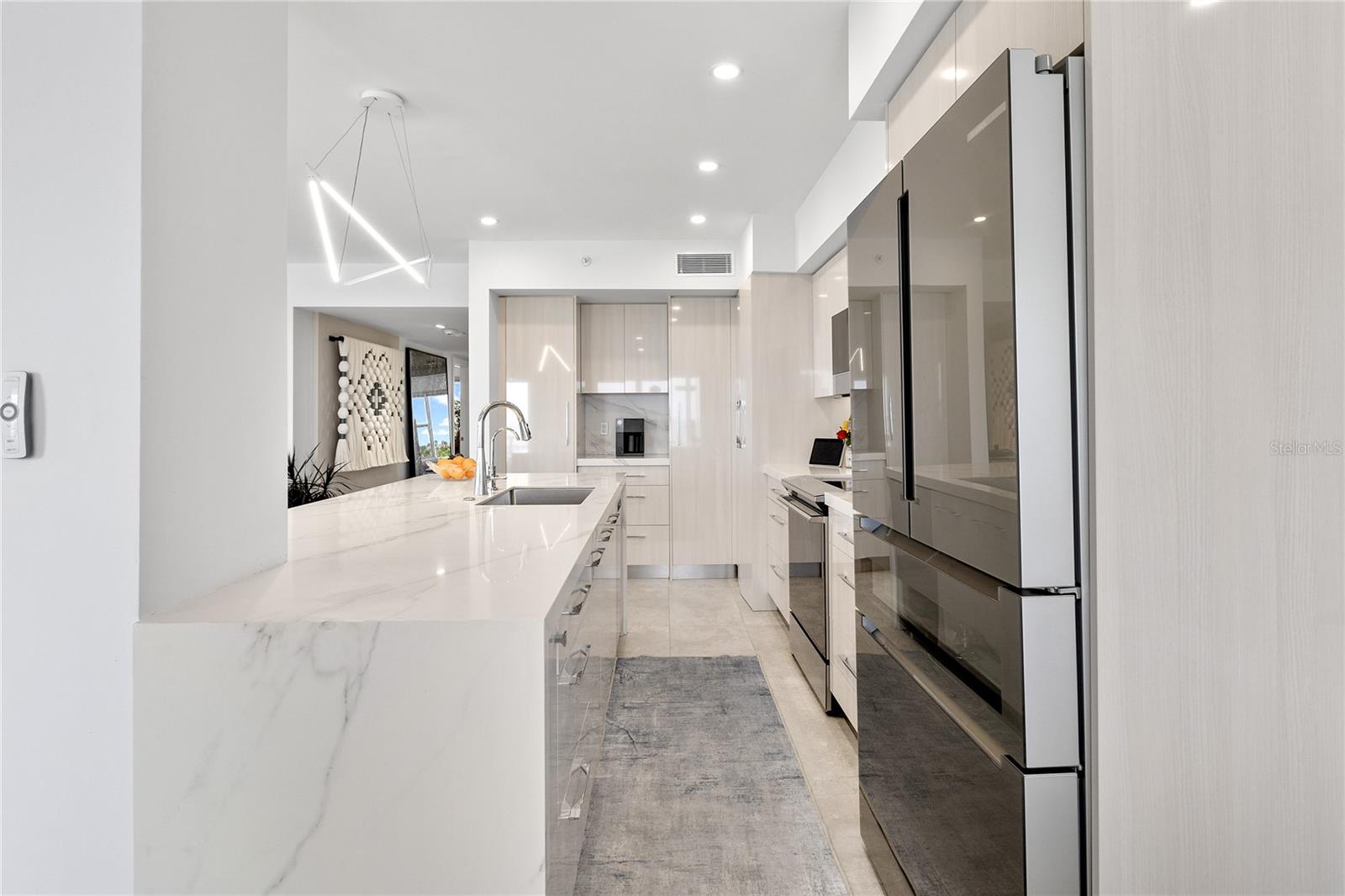 LONGBOAT KEY TOWERS - Residential Lease