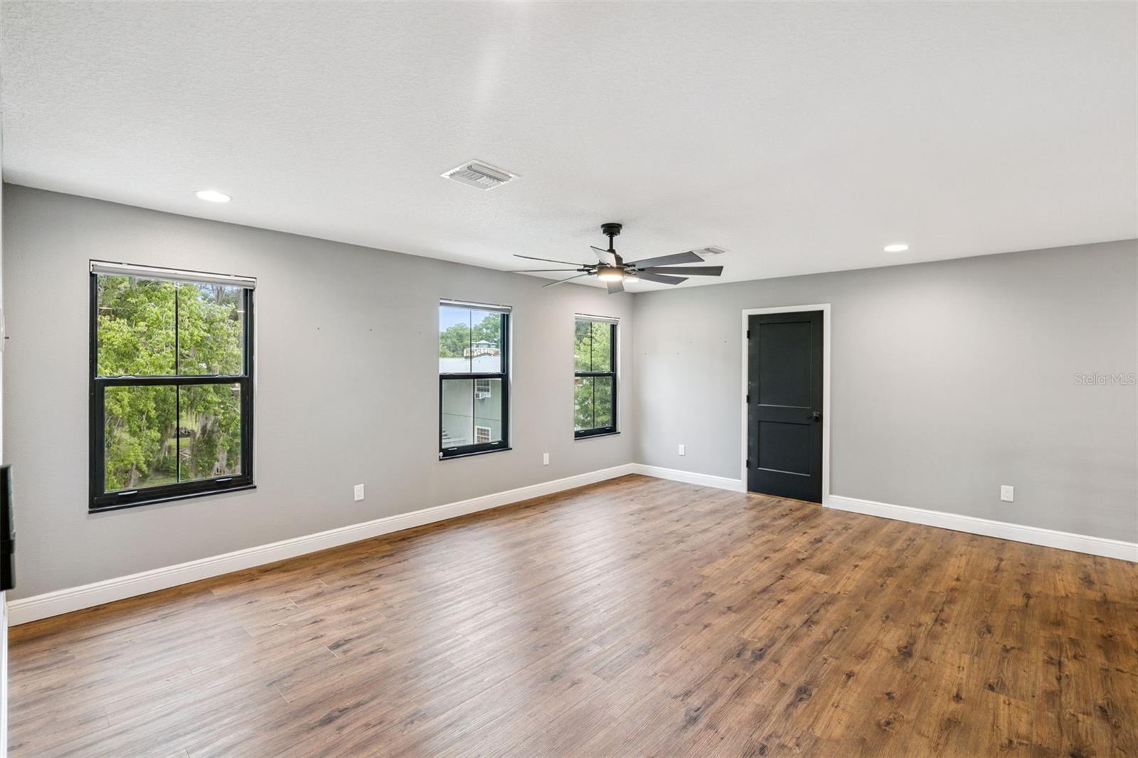 SUNSET SHORES - Residential