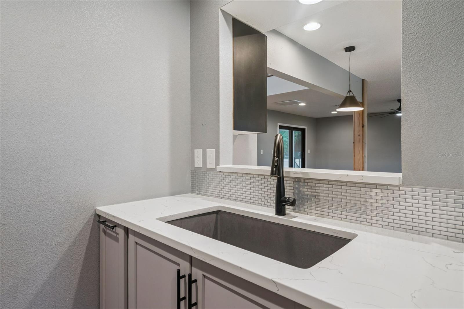 SUNSET SHORES - Residential