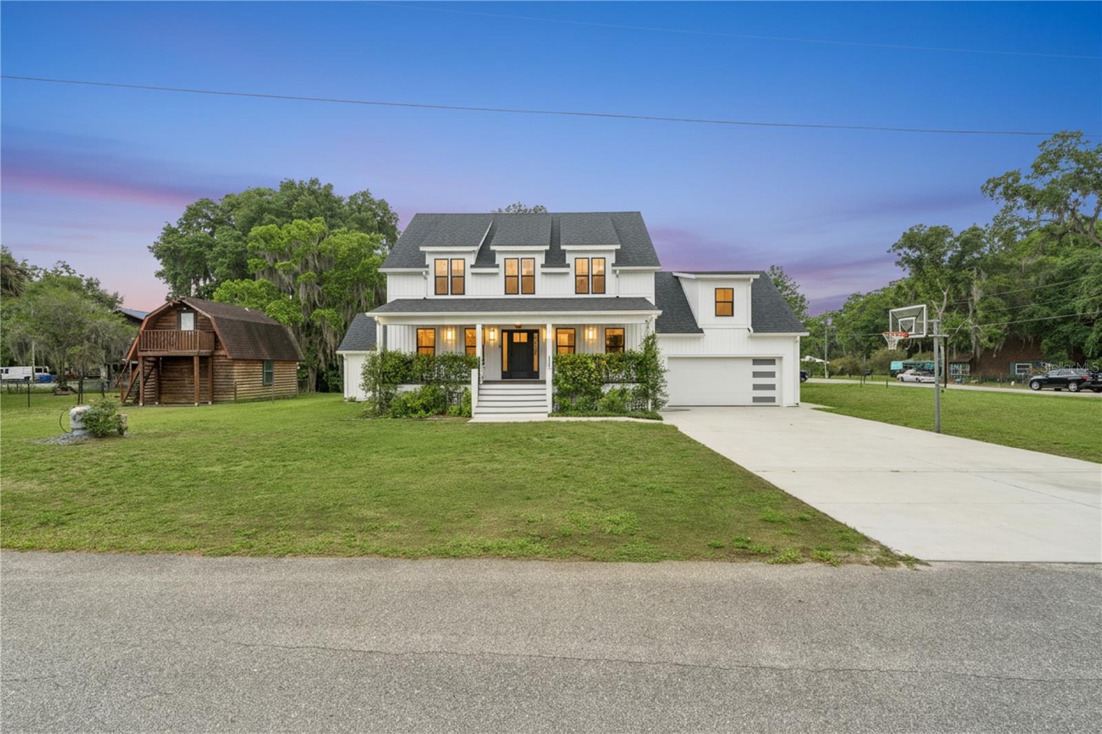 SUNSET SHORES - Residential