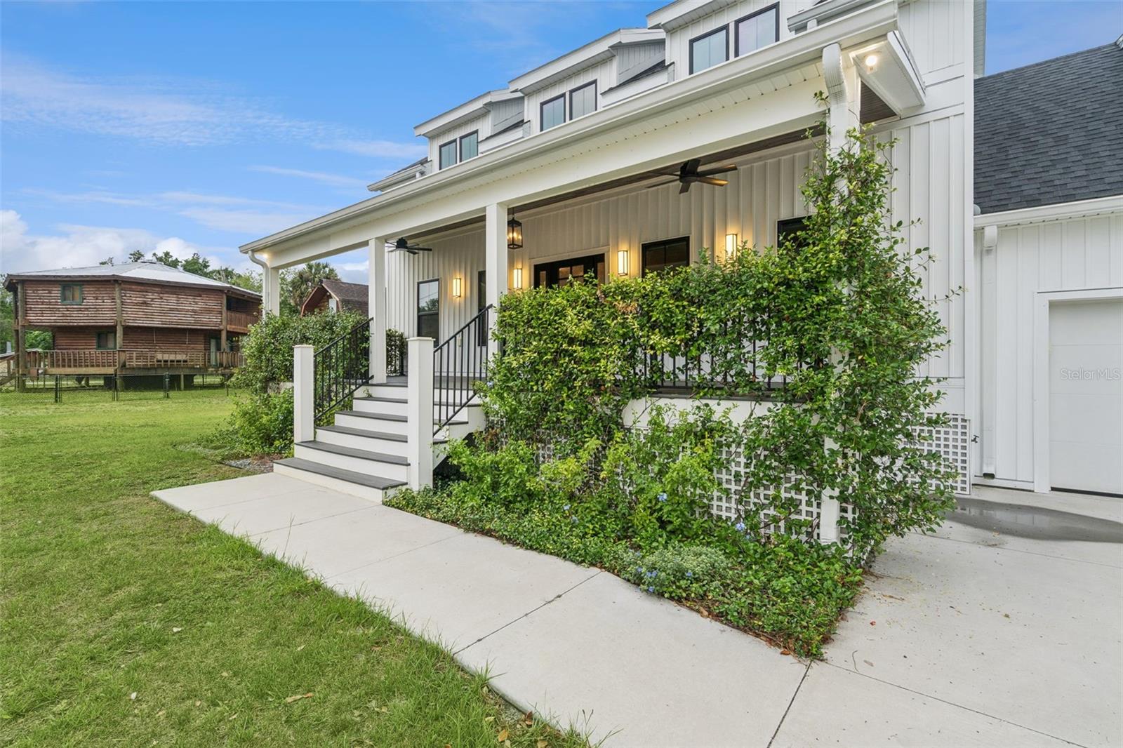 SUNSET SHORES - Residential