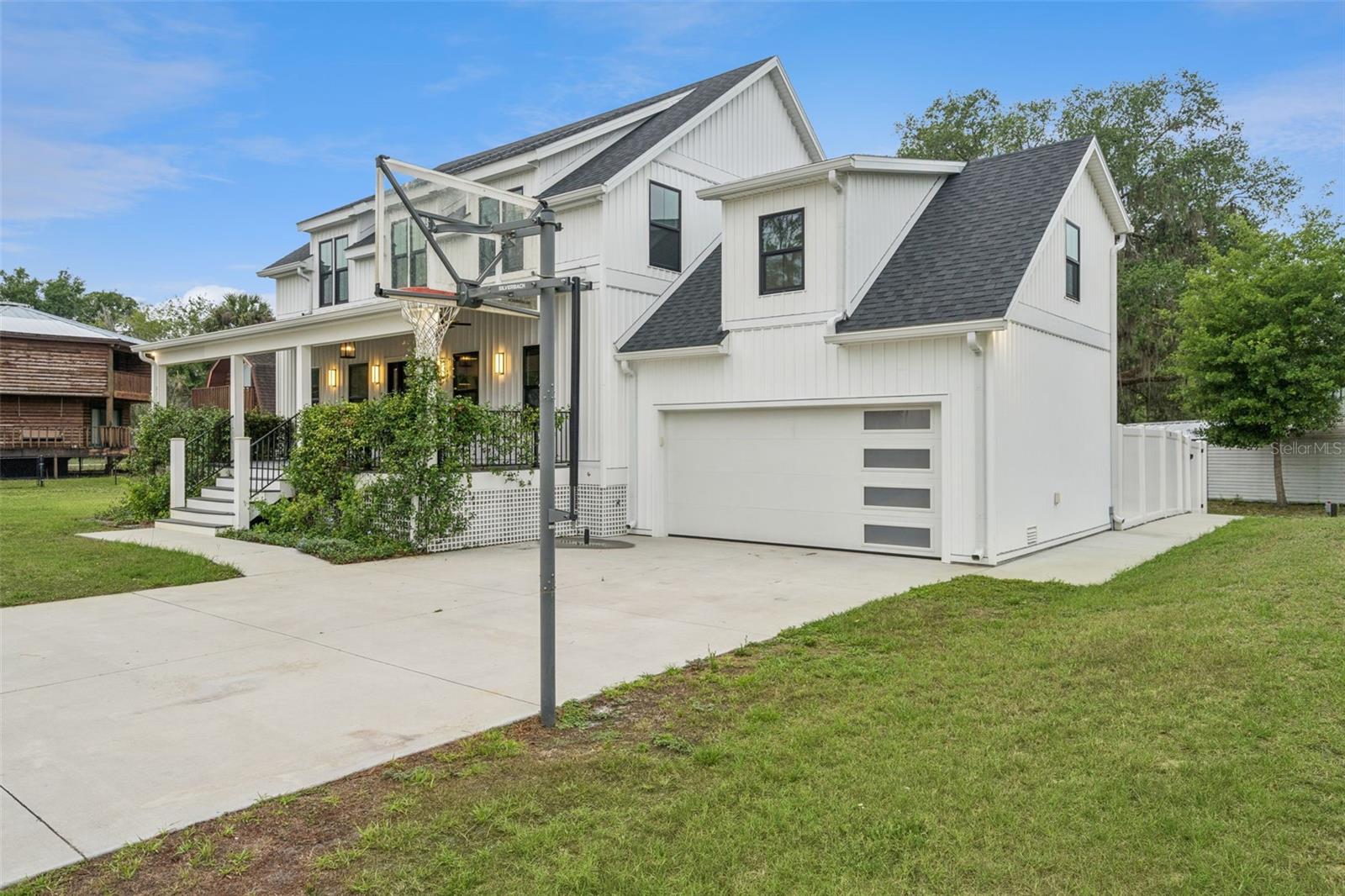 SUNSET SHORES - Residential