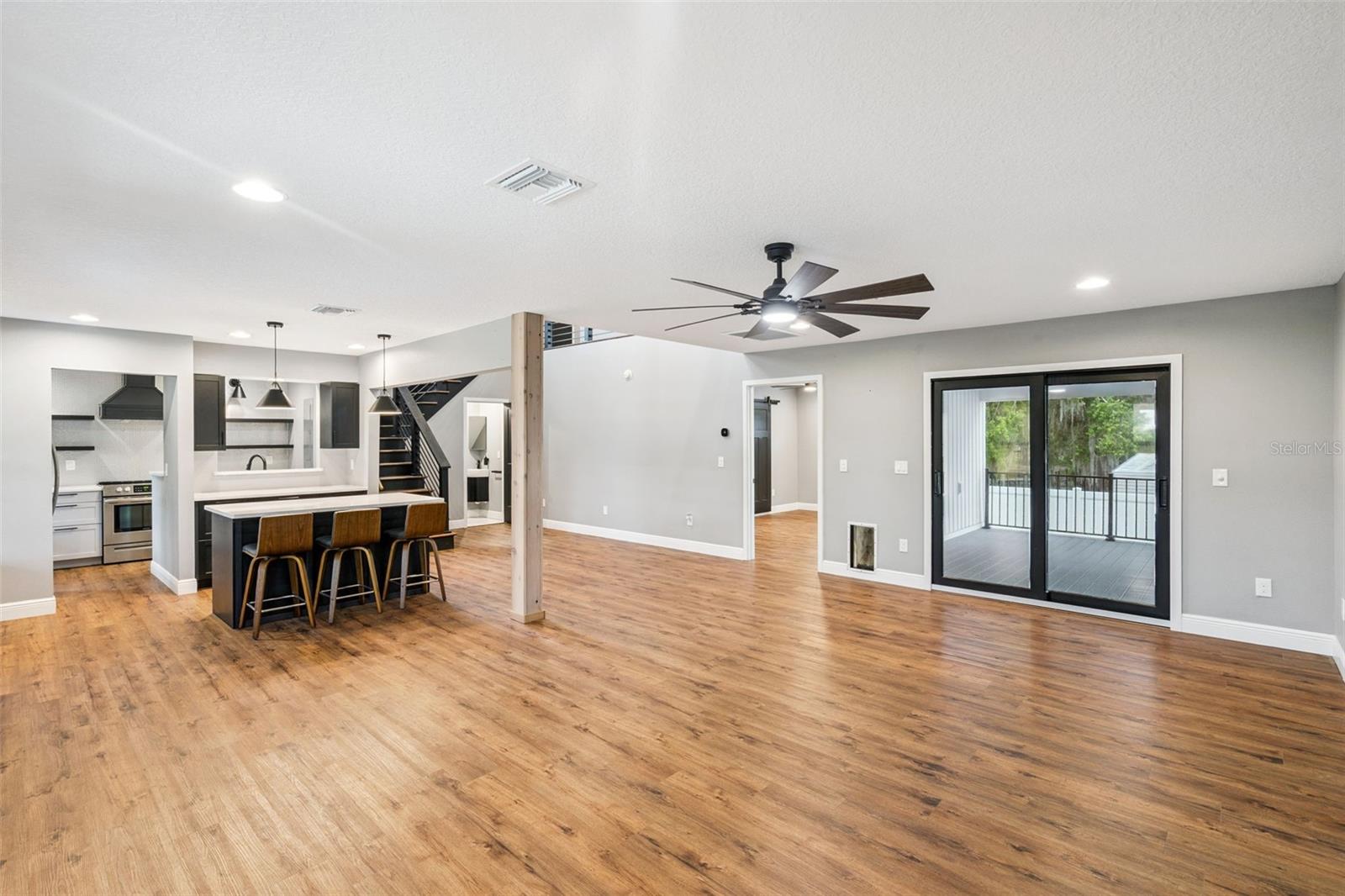 SUNSET SHORES - Residential