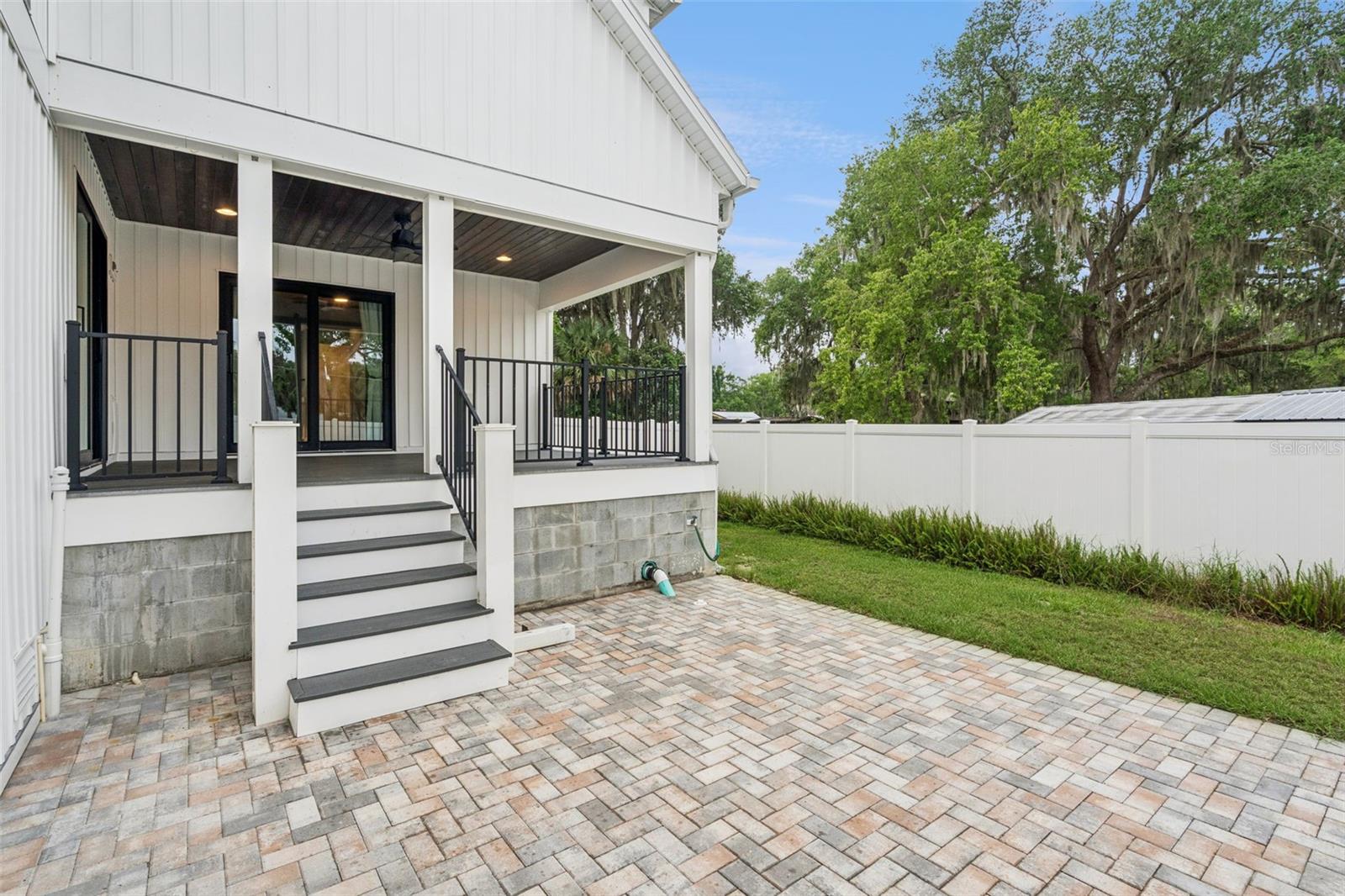 SUNSET SHORES - Residential