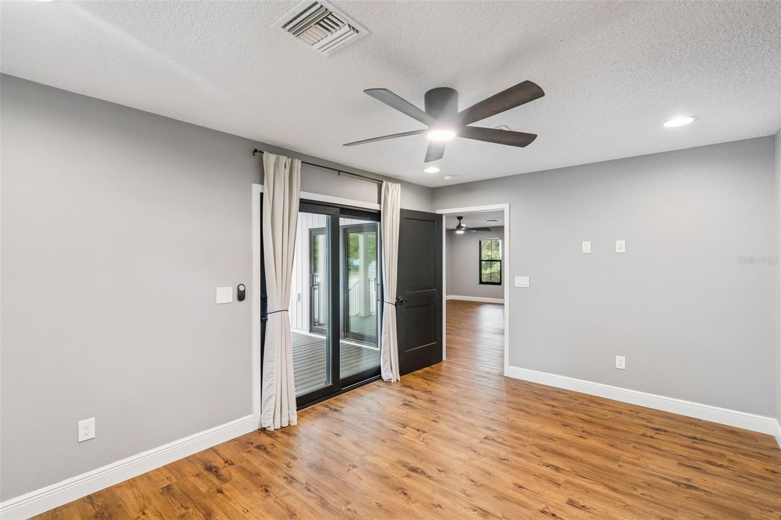SUNSET SHORES - Residential
