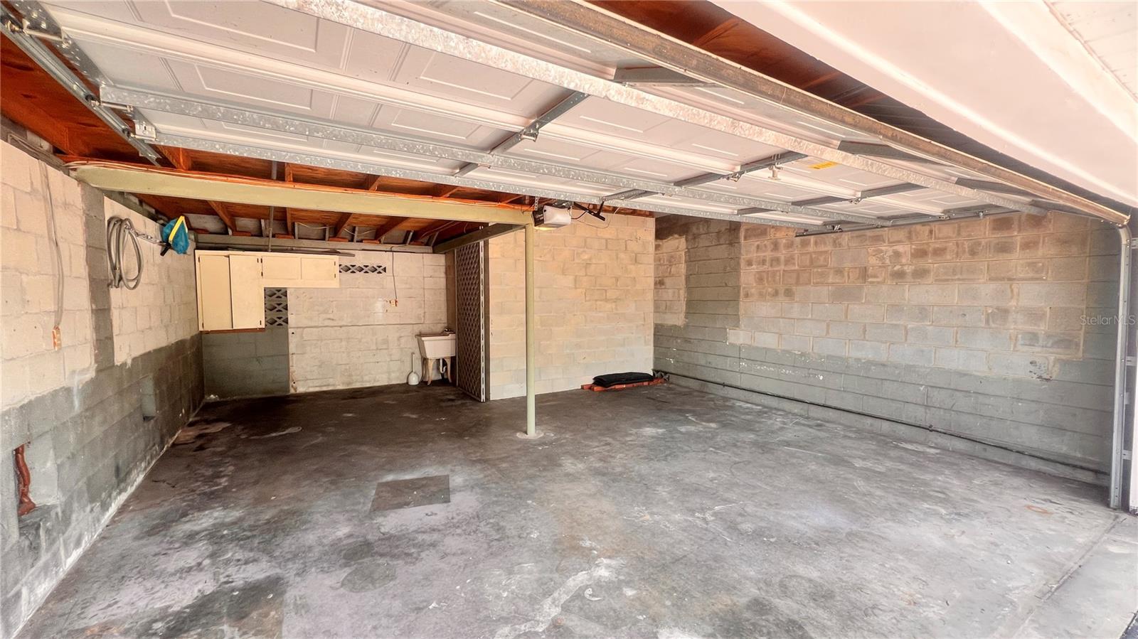 DIXIE TERRACE - Residential Lease