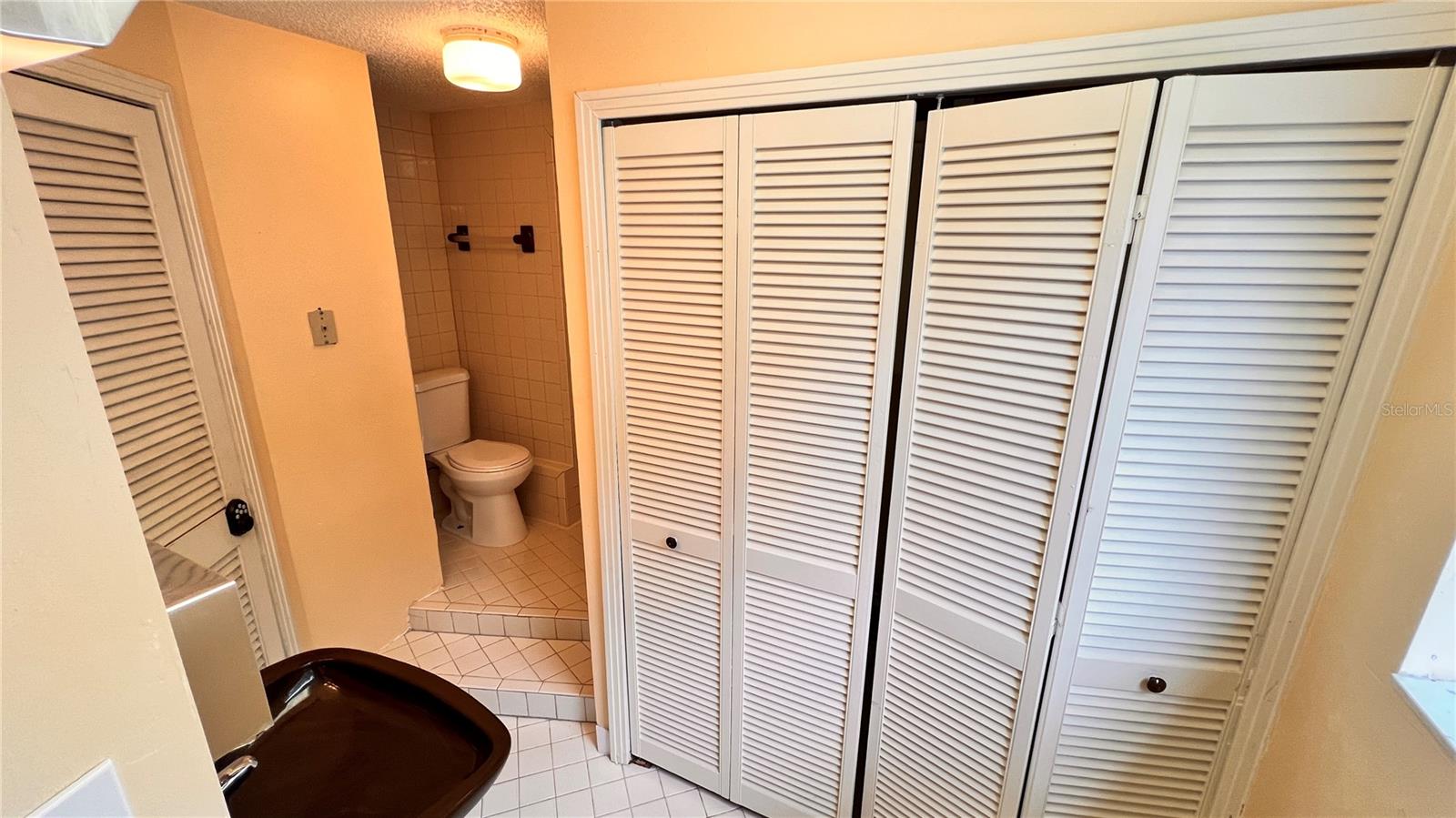 DIXIE TERRACE - Residential Lease