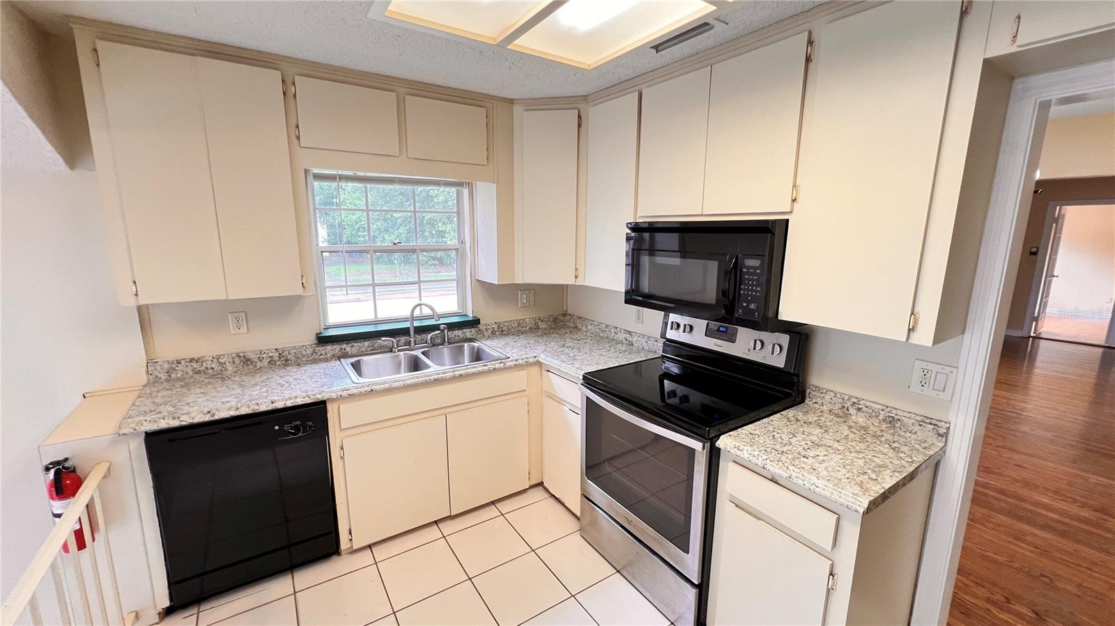 DIXIE TERRACE - Residential Lease