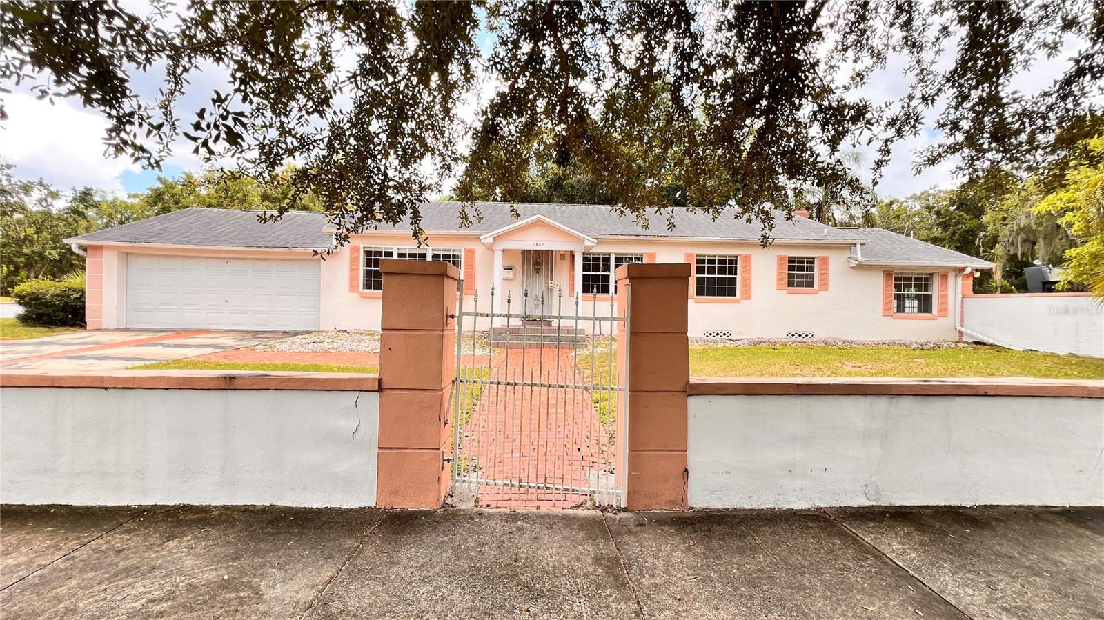 DIXIE TERRACE - Residential Lease