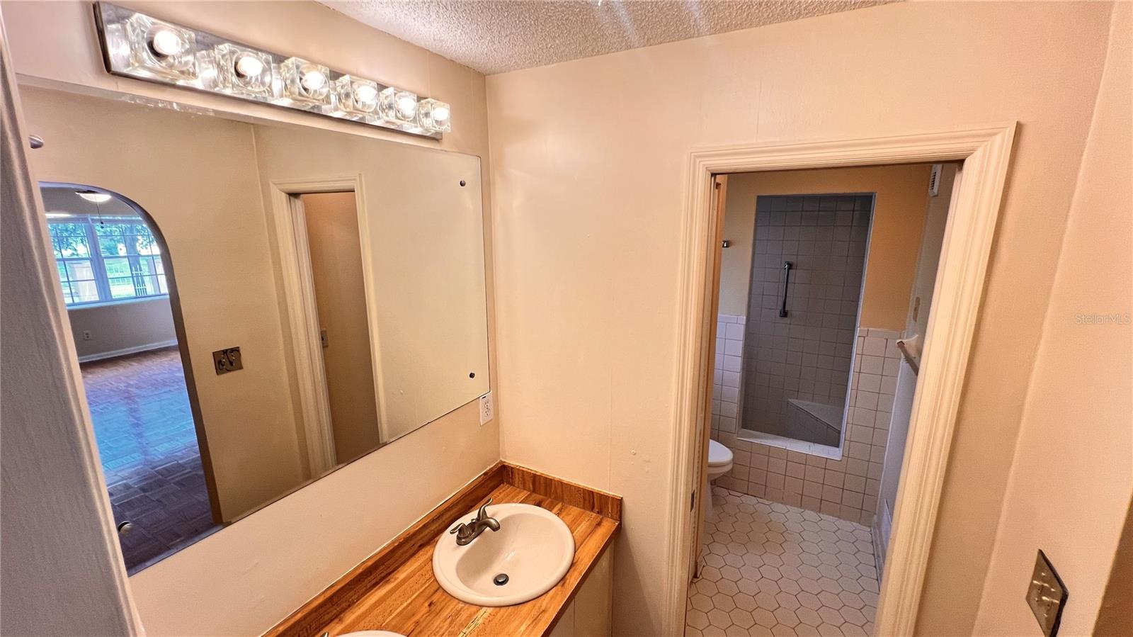 DIXIE TERRACE - Residential Lease