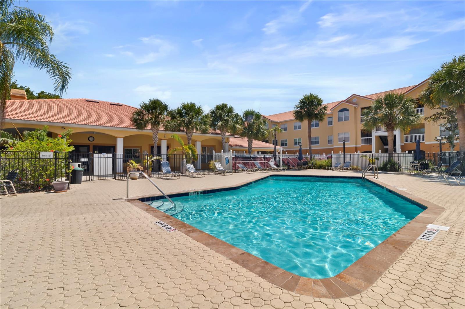 BEACHWAY CONDOS - Residential