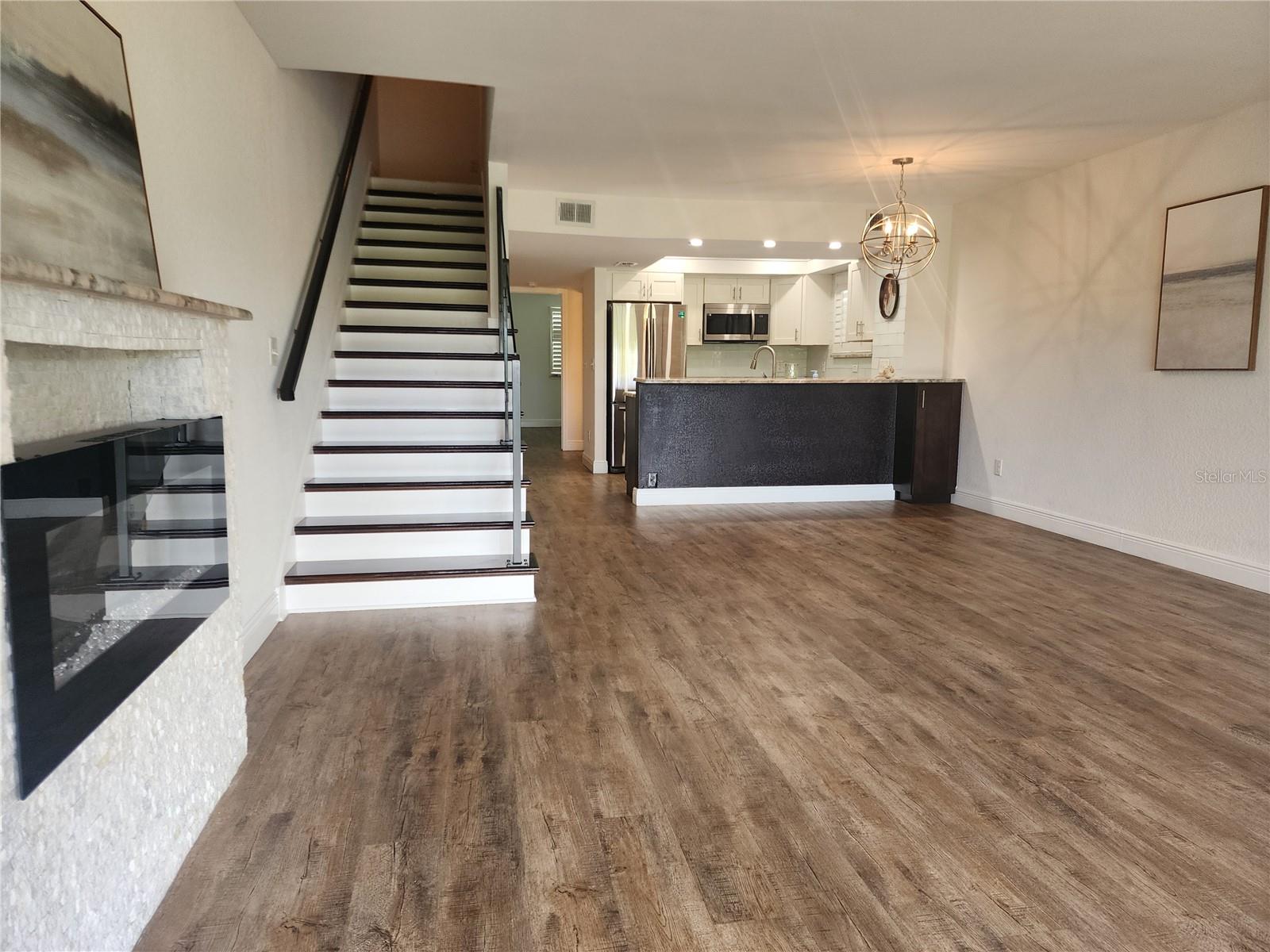 HIDDEN HARBOUR - Residential