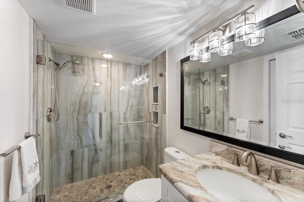 HIDDEN HARBOUR - Residential