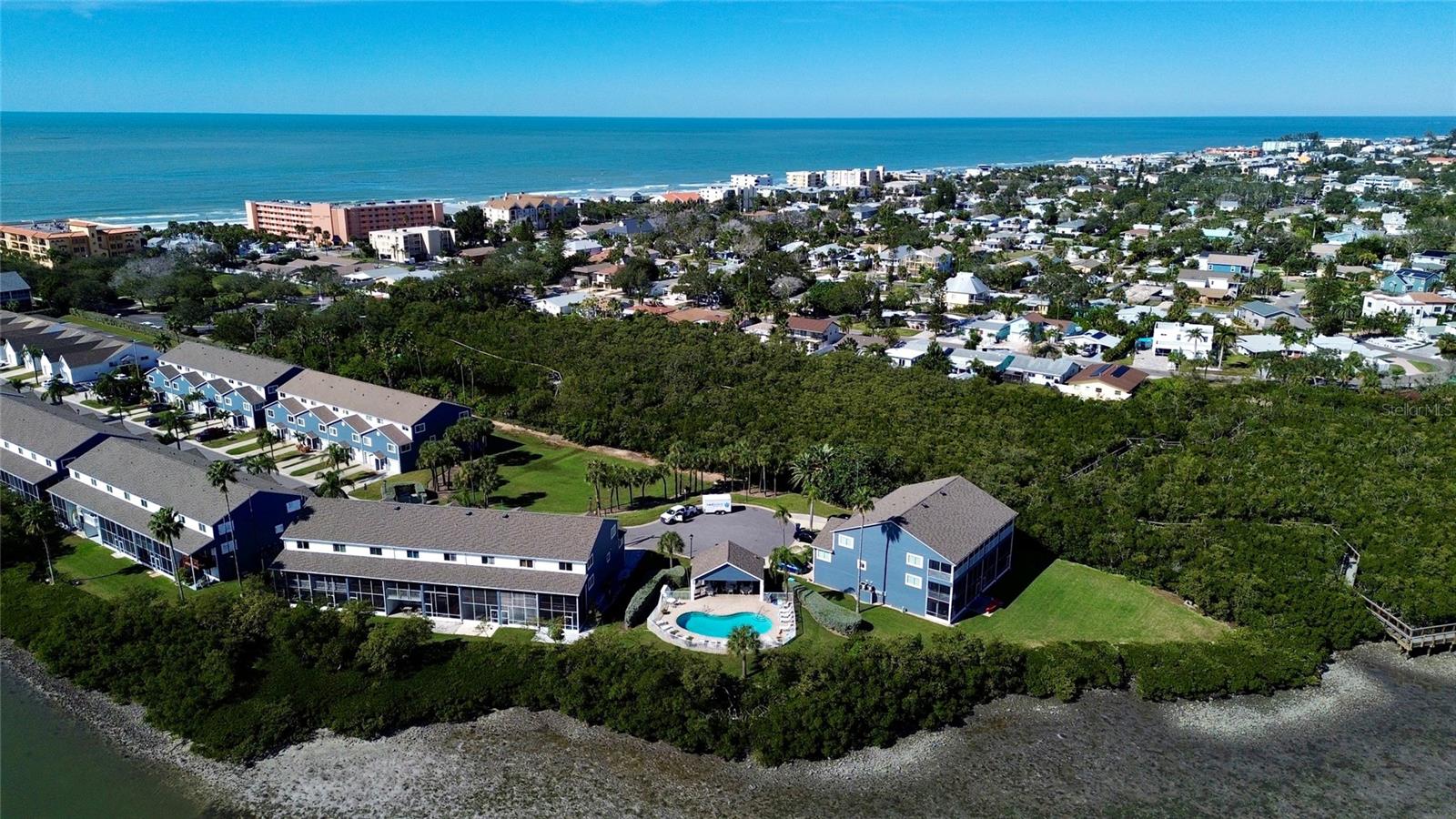 HIDDEN HARBOUR - Residential