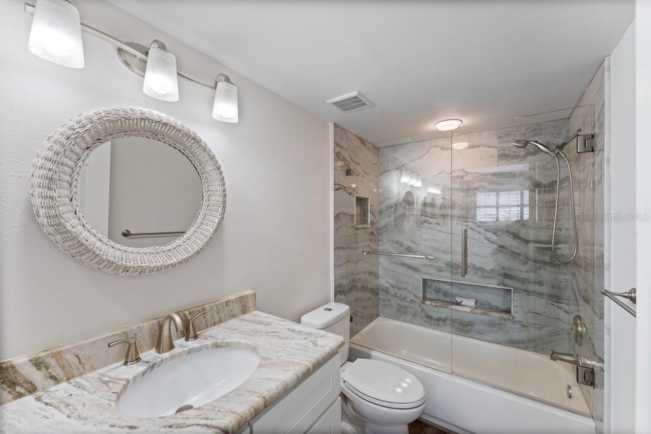 HIDDEN HARBOUR - Residential