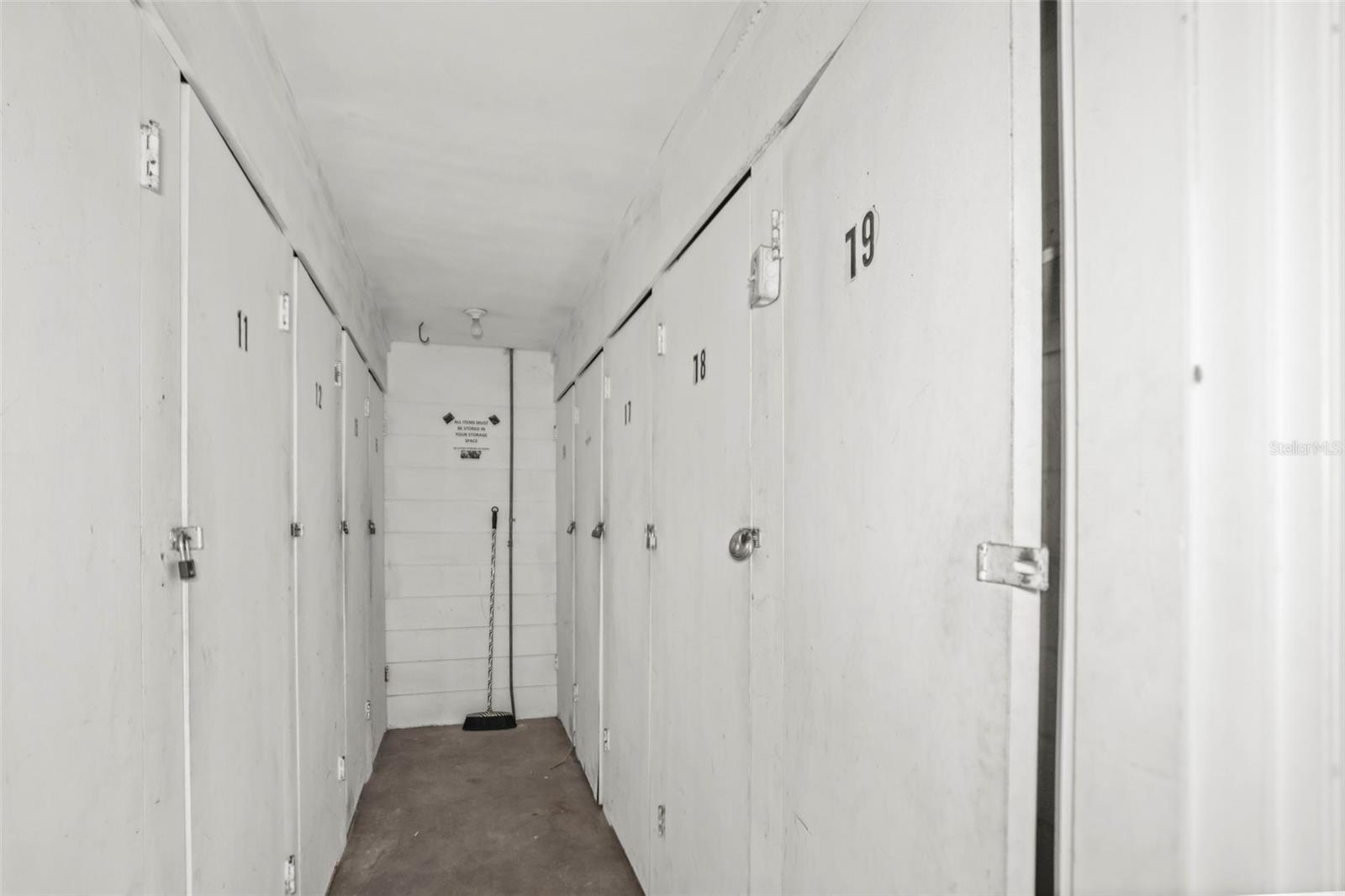 ISLA DEL CAPRI ADULT - Residential Lease