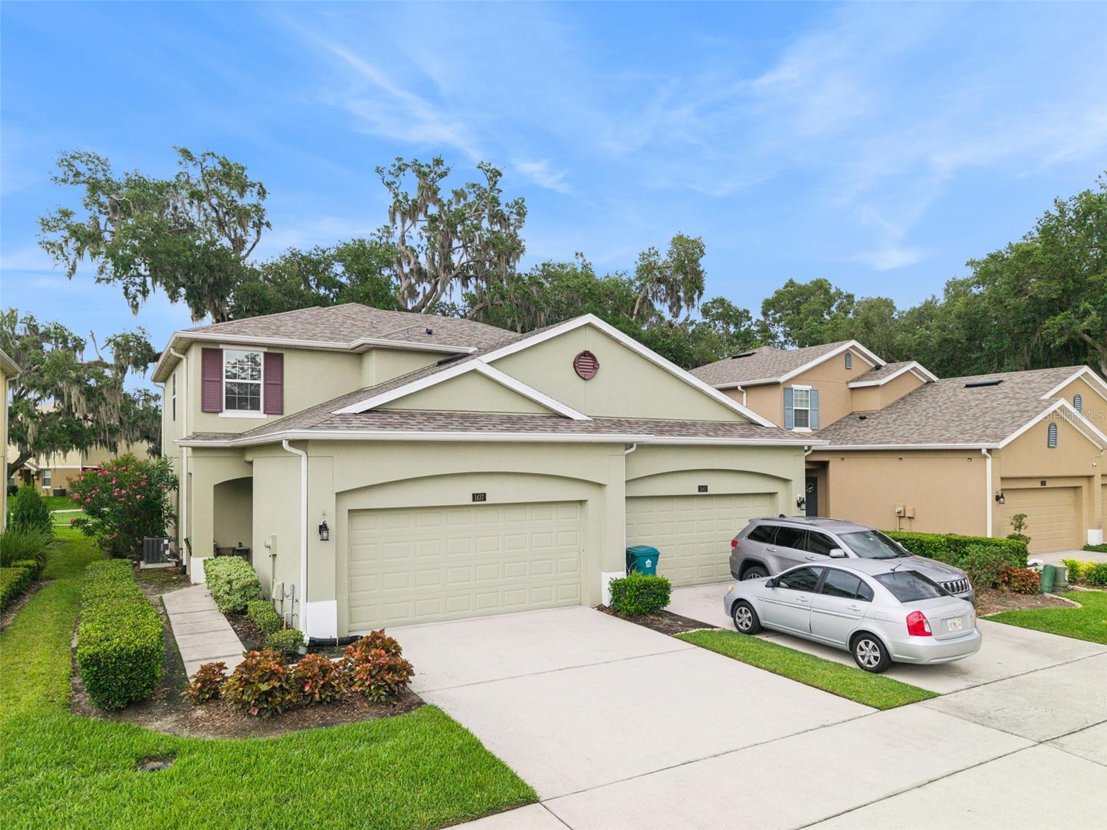 1437 SCARLET OAK LOOP