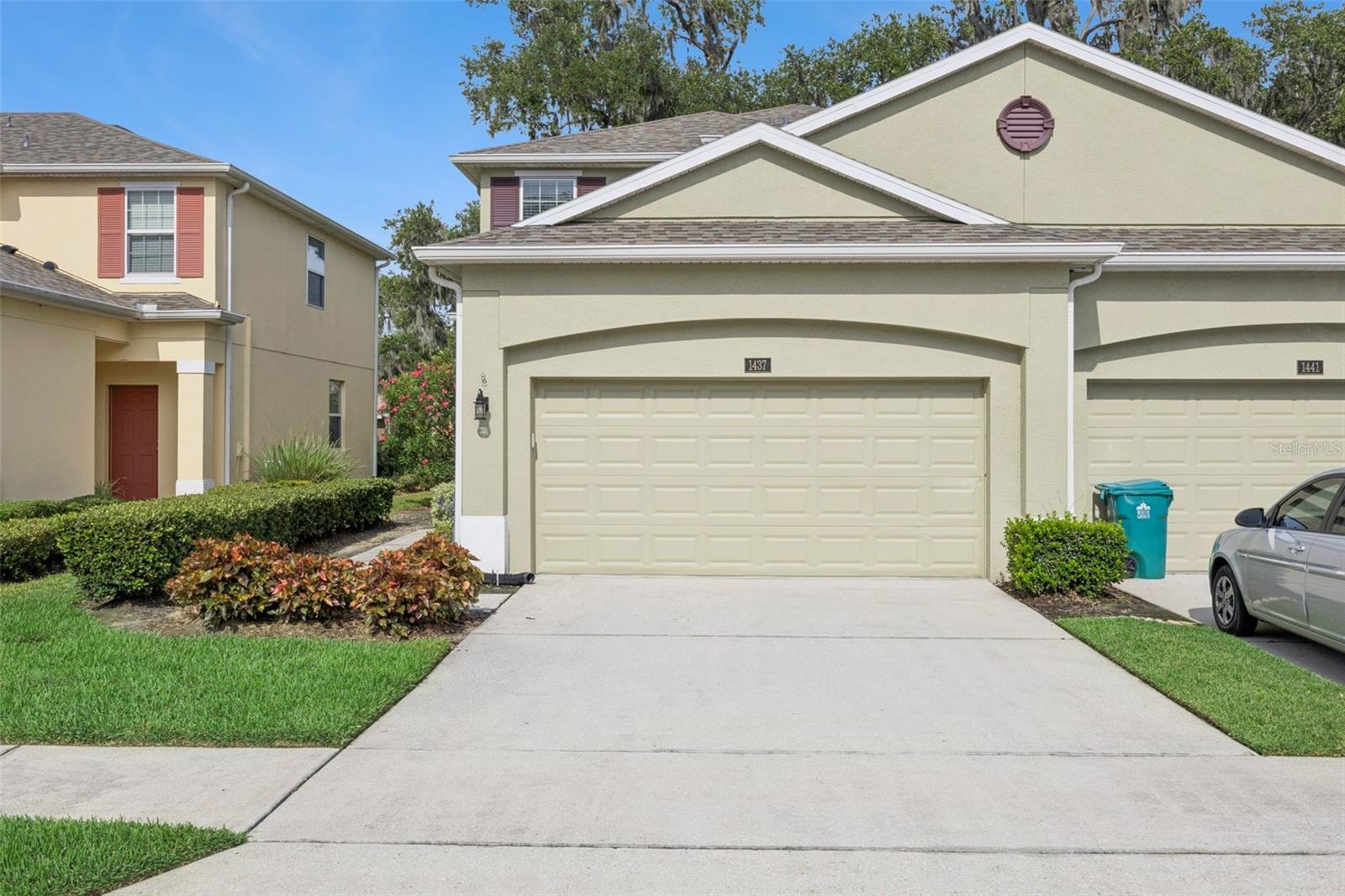 1437 SCARLET OAK LOOP
