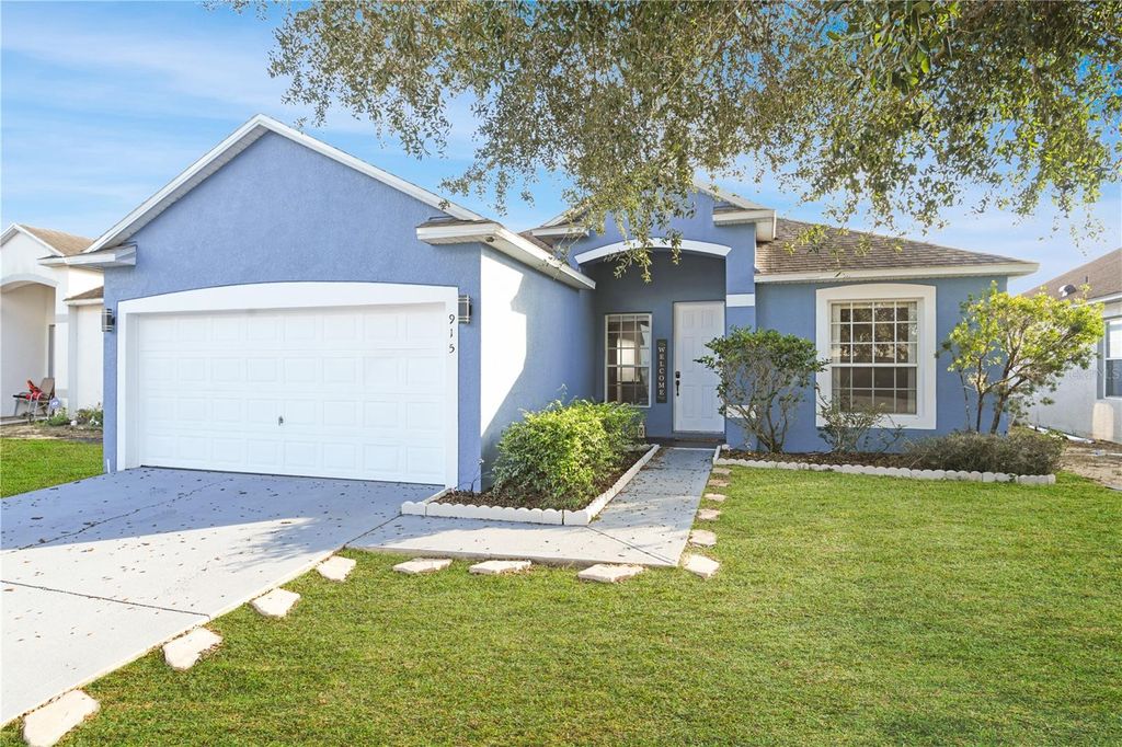 Photo of 915 Knollwood Drive, Davenport, FL 33837 (MLS # O6410353)