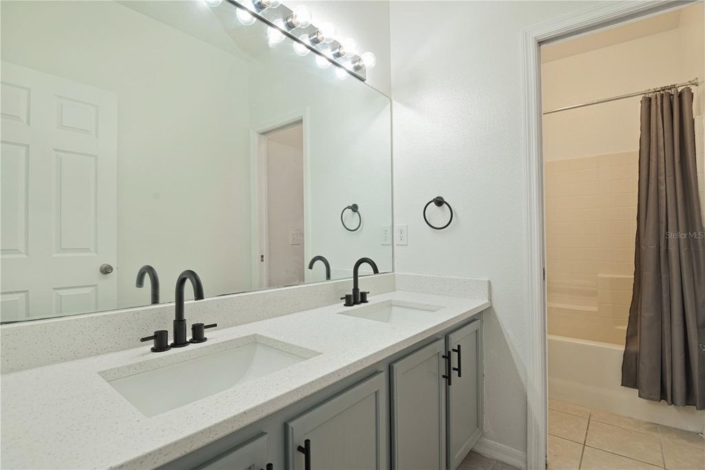 Photo of 915 Knollwood Drive, Davenport, FL 33837 (MLS # O6410353)
