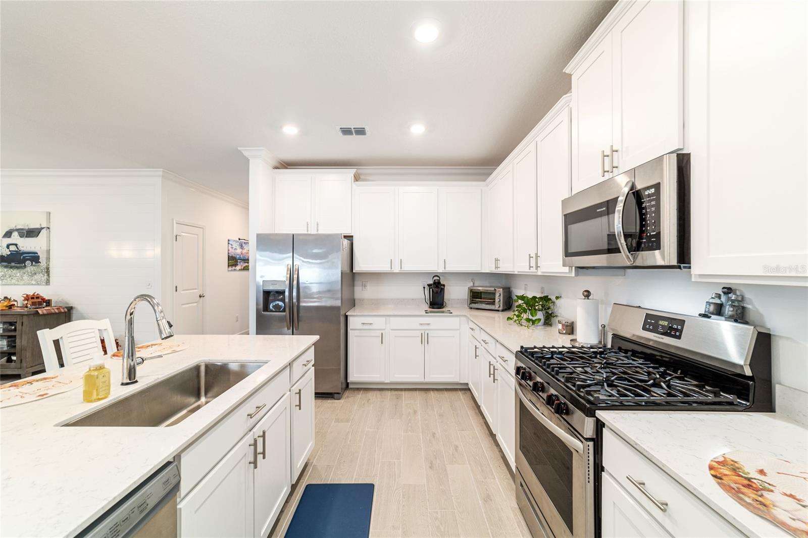 COUNTRY LANE ESTATES - Residential